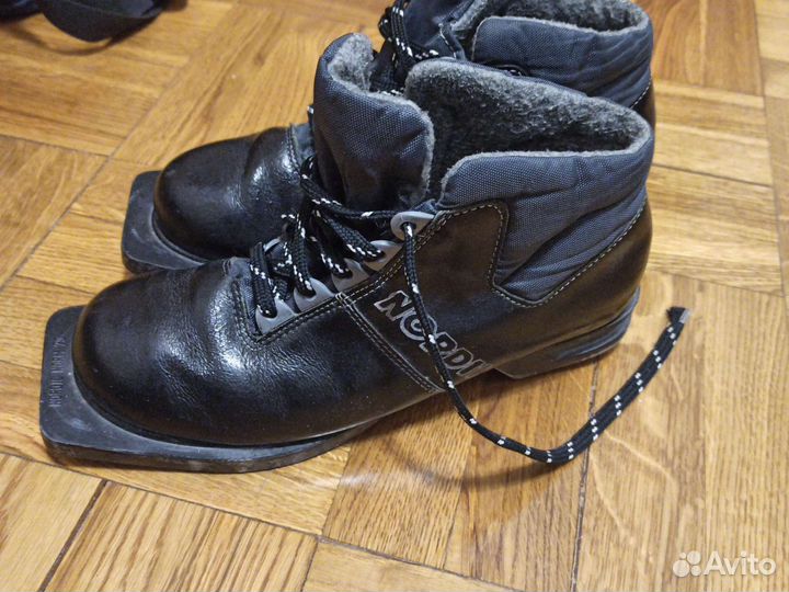 Лыжные ботинки 38размер spine