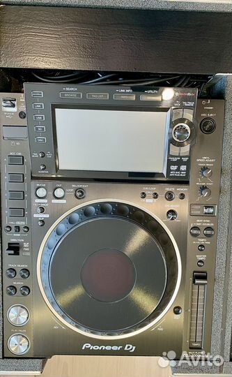 Pioneer CDJ 2000 nexus 2 + Pioneer DJM 900 nexus 2