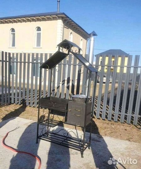 Мангал с крышей