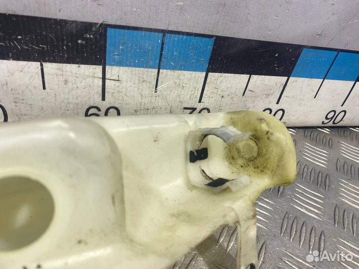 Б/У Бачок омывателя лобового стекла#009