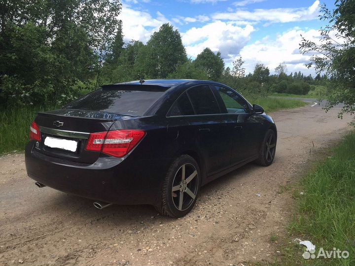 Chevrolet Cruze спойлер на заднее стекло