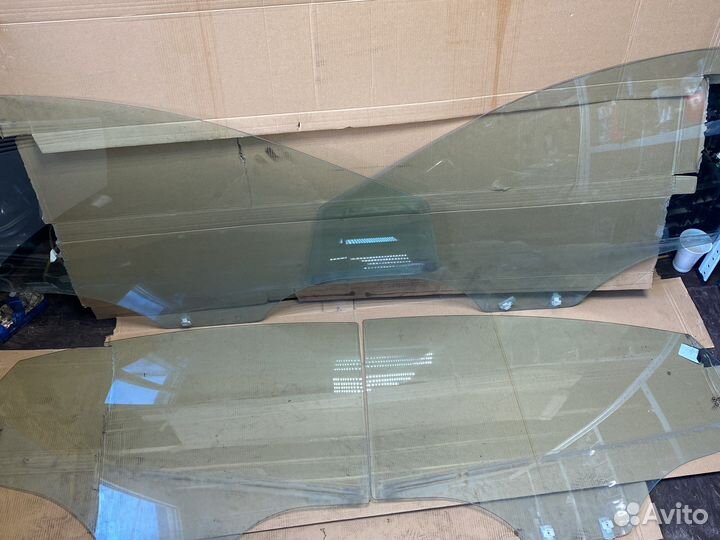 Стекло боковые задние Hyundai Solaris 1