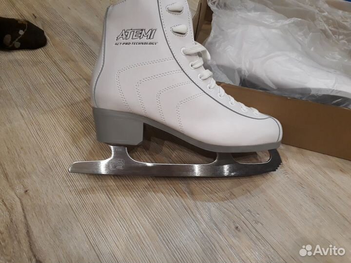 Продаются фигурные коньки