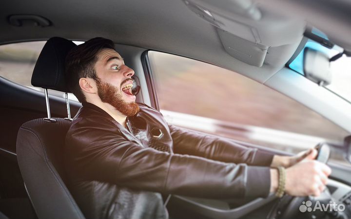 Водитель на личном автомобиле