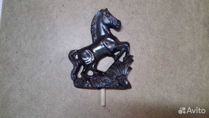 Настенные часы Навершие Конь