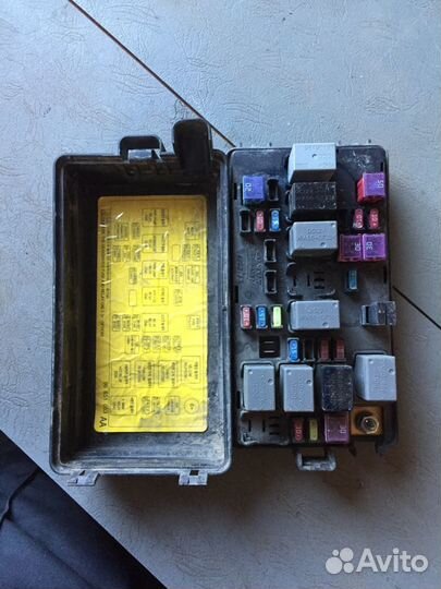 Блок предохранителей (салонный) Captiva C100 (06-1