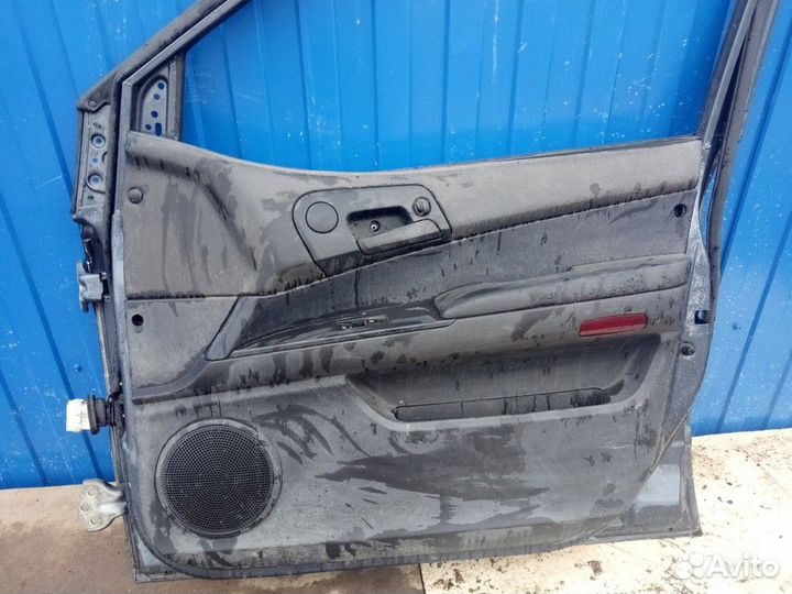 Обшивка передней правой двери SsangYong Actyon