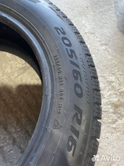 Pirelli Ice Zero FR 205/60 R16 96T