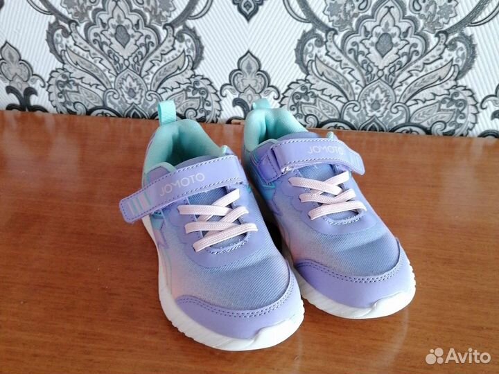 Кроссовки лёгкие для девочки 29