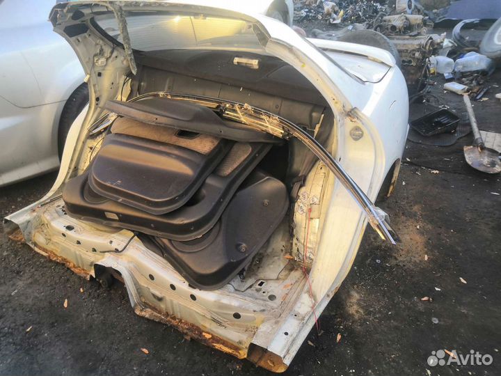 Задняя часть toyota carina ed 200