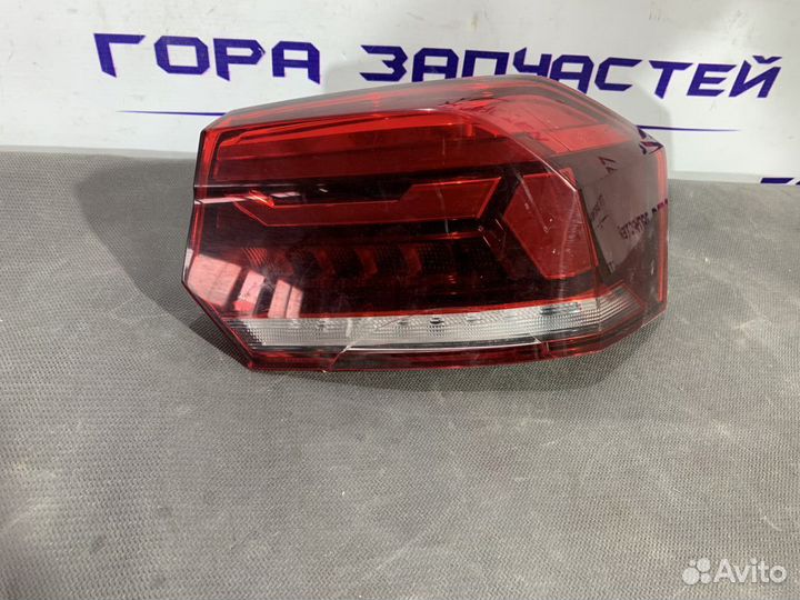 Фонарь правый внешний Volkswagen Polo sedan 6