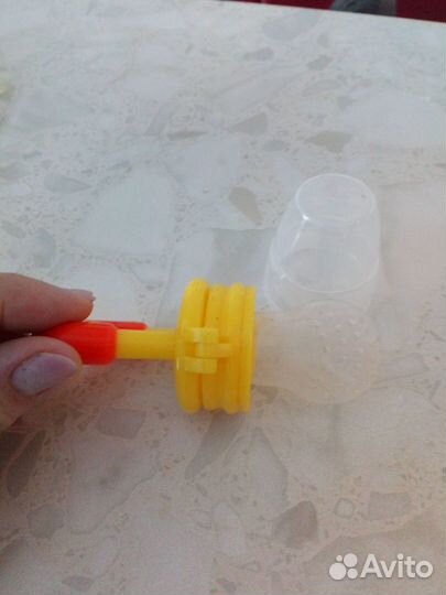 Бутылка новая и ниблер для кормления