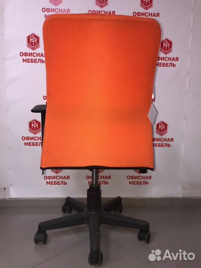 Кресло офисное Leo B black Ткань сетка оранжевая
