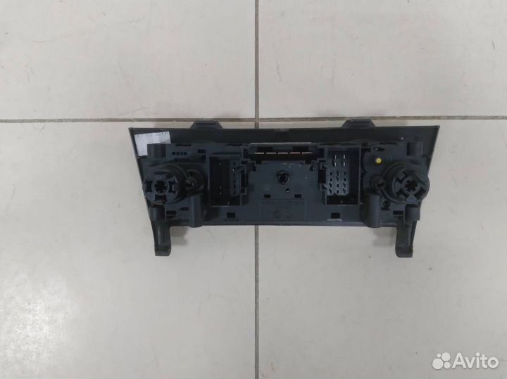 Блок управления отопителем Skoda Rapid 2012-2020