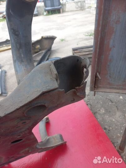 Передний подрамник Ford Focus 2