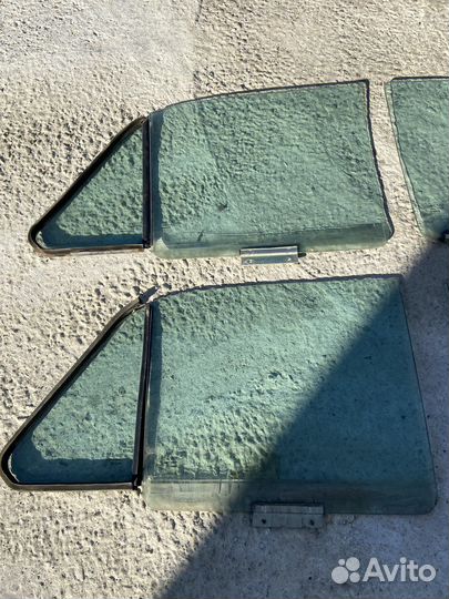 Стёкла волга 31105