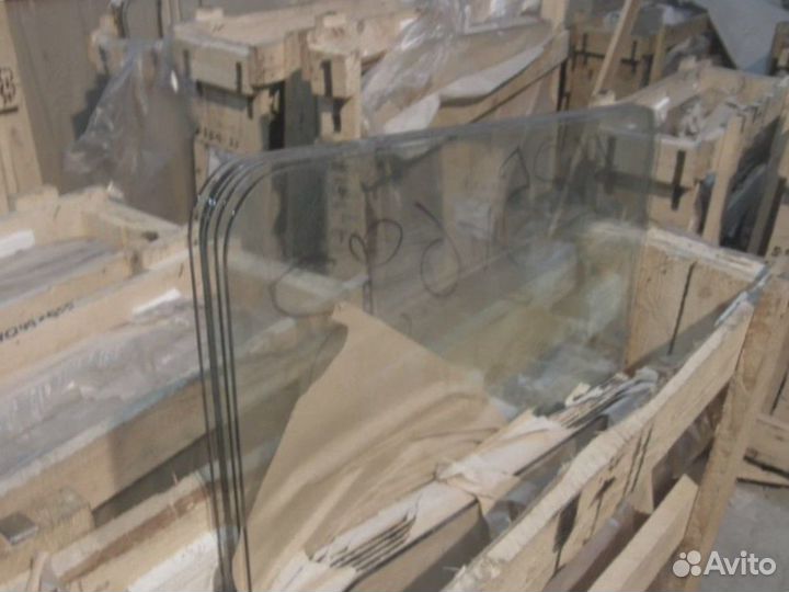 Стекло лобовое боковое правое Volvo