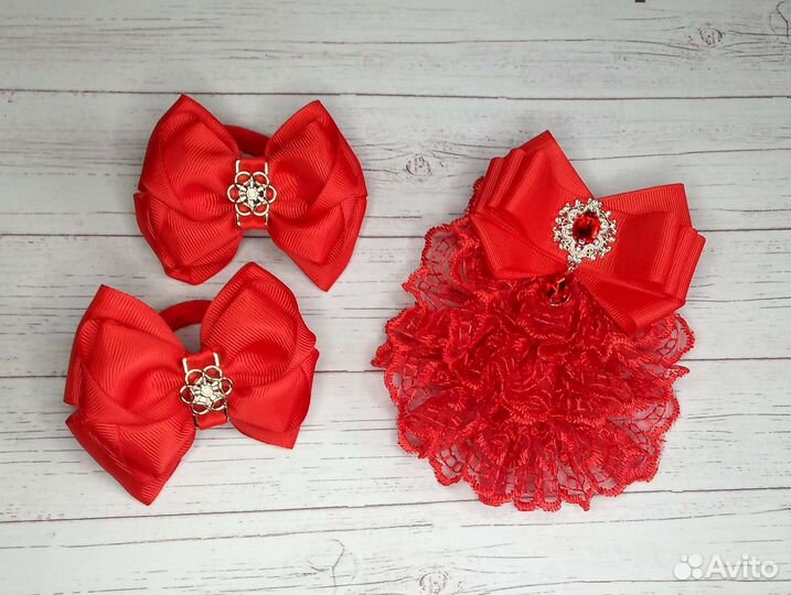 Брошь-жабо ручной работы