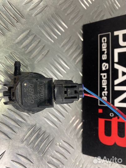 Насос омывателя фар задний Toyota Lexus