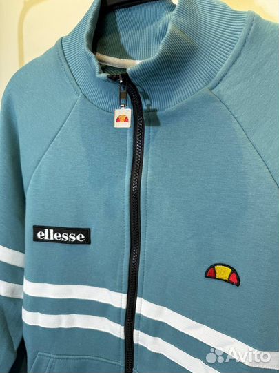 Олимпийка Ellesse в ТЦ Мега Молл