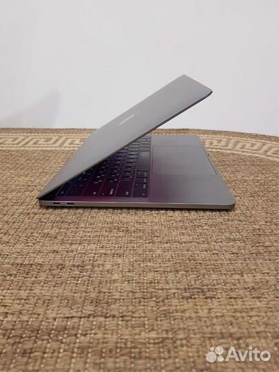 Нотубук Apple MacBook Pro 13 2017