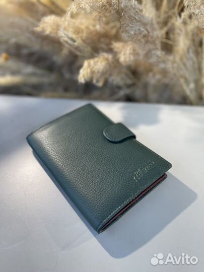 Кошелек женский с отделением под документы