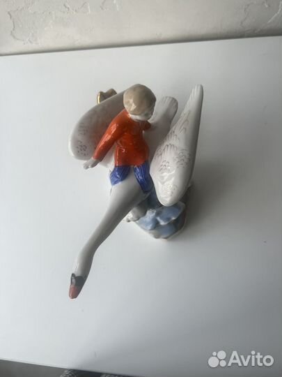 Статуэтка Иванушка на лебеди