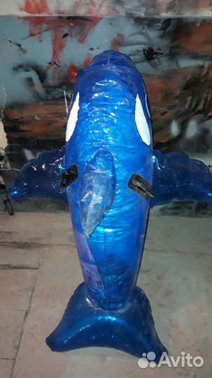 Дельфин надувной