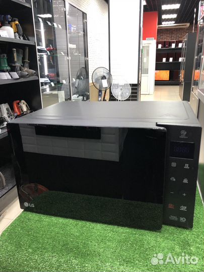 Микроволновая печь LG MW23W35GIB