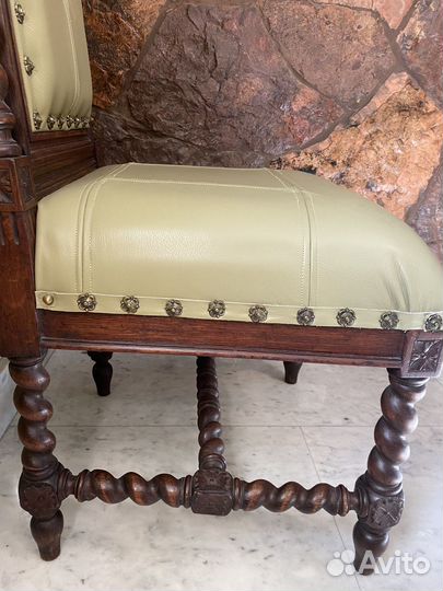 Стул старинный