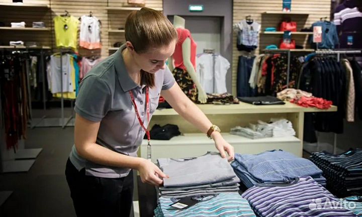 Работник торгового зала