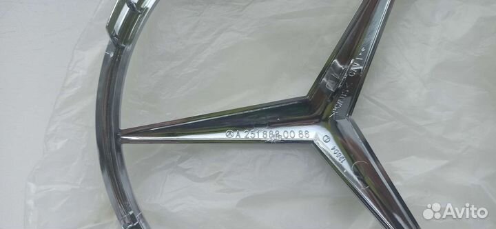 Эмблема на решетку Mercedes