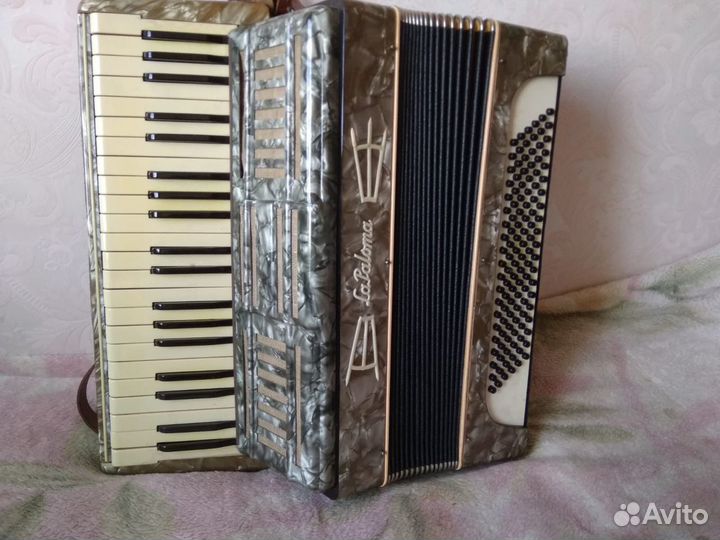Антикварный аккордеон La paloma