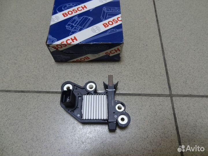 Регулятор генератора Логан Сандеро Кангу Клио