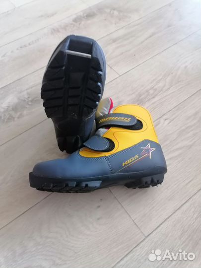 Лыжные ботинки классические