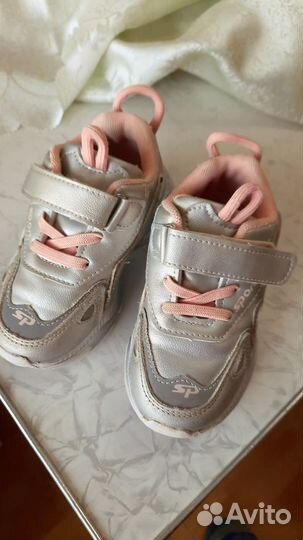 Кроссовки детские 26 р