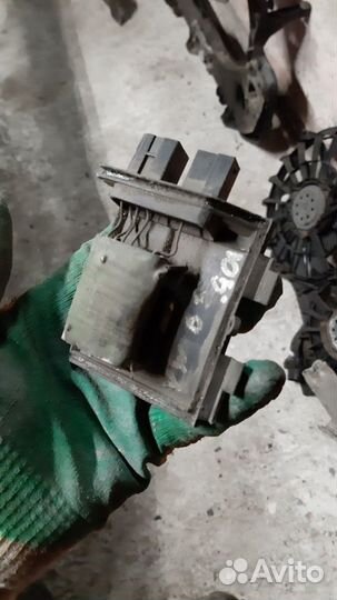 Резистор Отопителя Volkswagen Passat B3