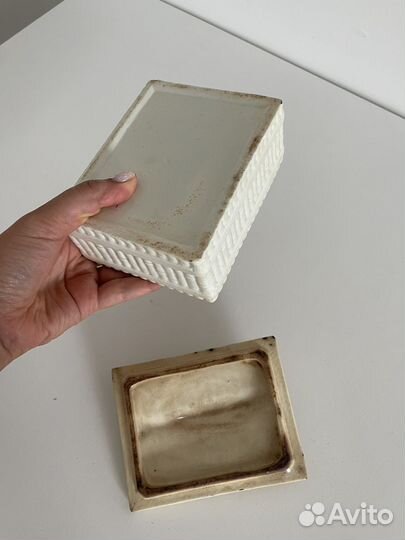 Старинная шкатулка фарфор с рыбой