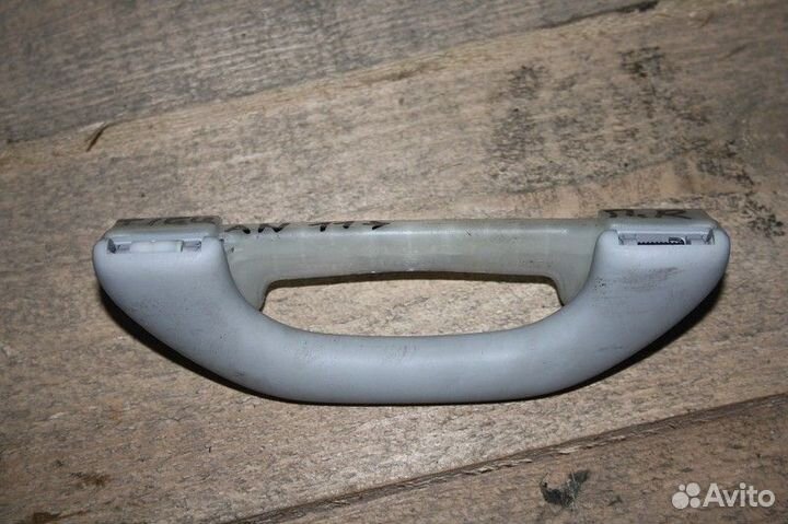 Ручка внутренняя потолочная Volkswagen tiguan 2011