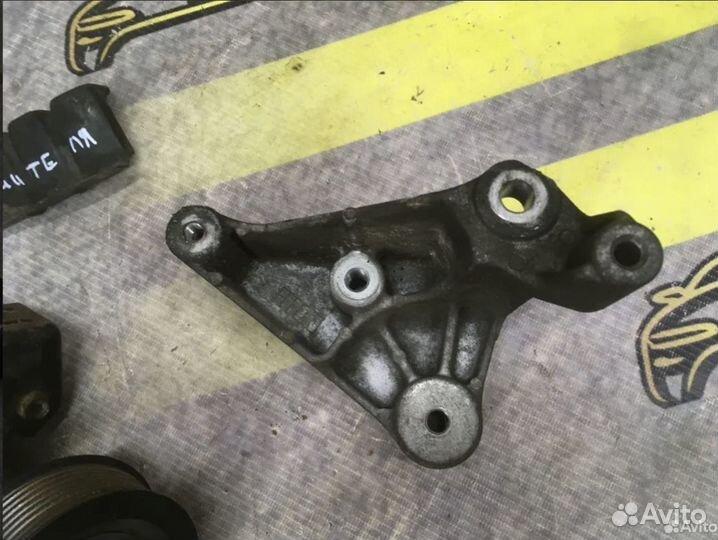 Кронштейн натяжителя генератора / помпы Alphard