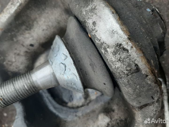 Кулак передний правый Mercedes Gls X166 642.826