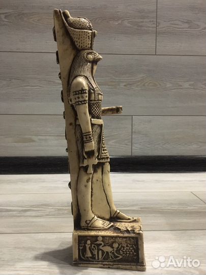 Статуэтка из кости верблюда