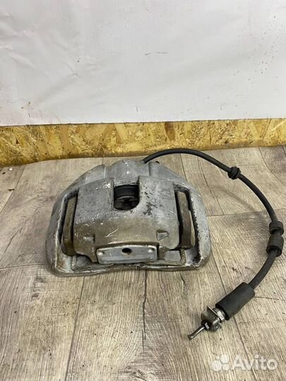 Суппорт тормозной передний правый BMW e60