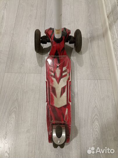 Детский трёхколёсный самокат Reaction