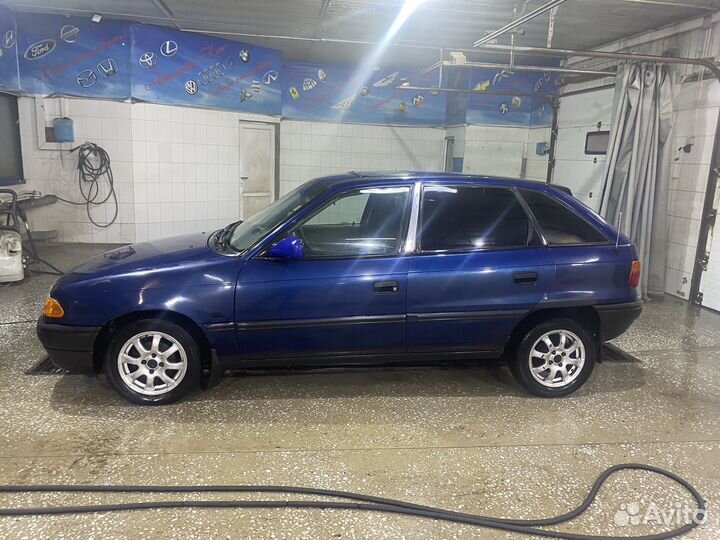 Opel Astra 1.4 МТ, 1993, 200 000 км