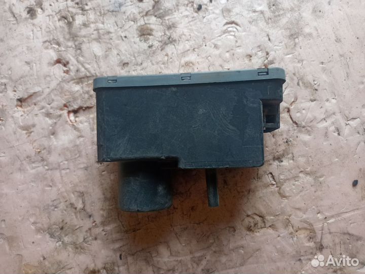 Компрессор центрального замка Volkswagen Passat B3