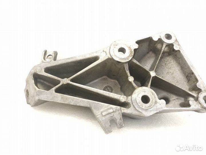 Кронштейн двигателя левый Bmw 3-Series E90 2.0