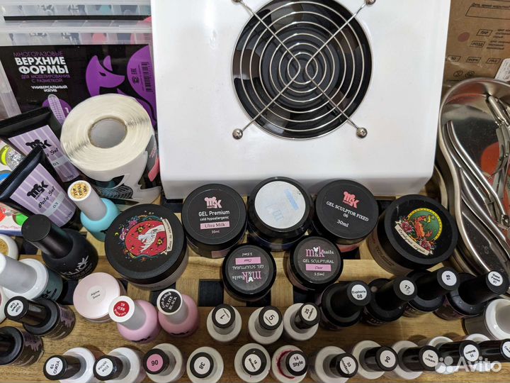 Всё для работы мастера маникюра