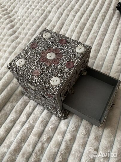 Шкатулка для украшений