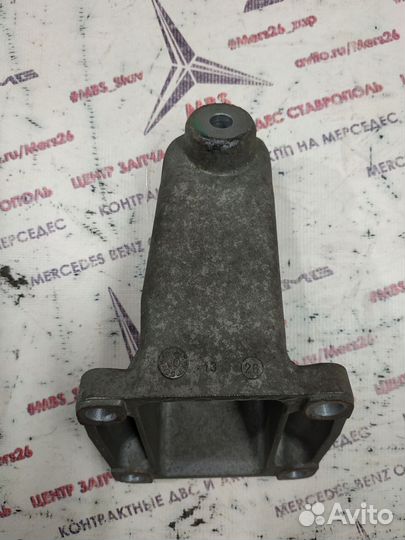 Лапа двигателя m111 Mercedes